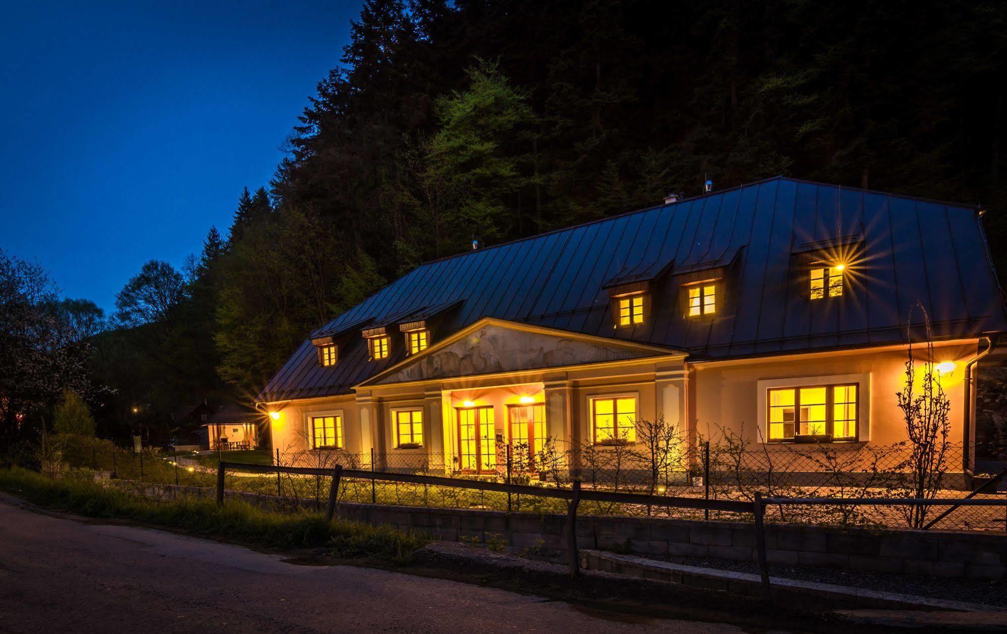 Apartmany Weissov Dom Banská Štiavnica Dış mekan fotoğraf