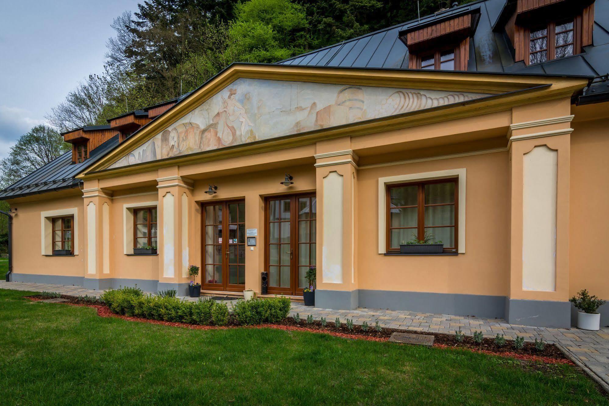 Apartmany Weissov Dom Banská Štiavnica Dış mekan fotoğraf